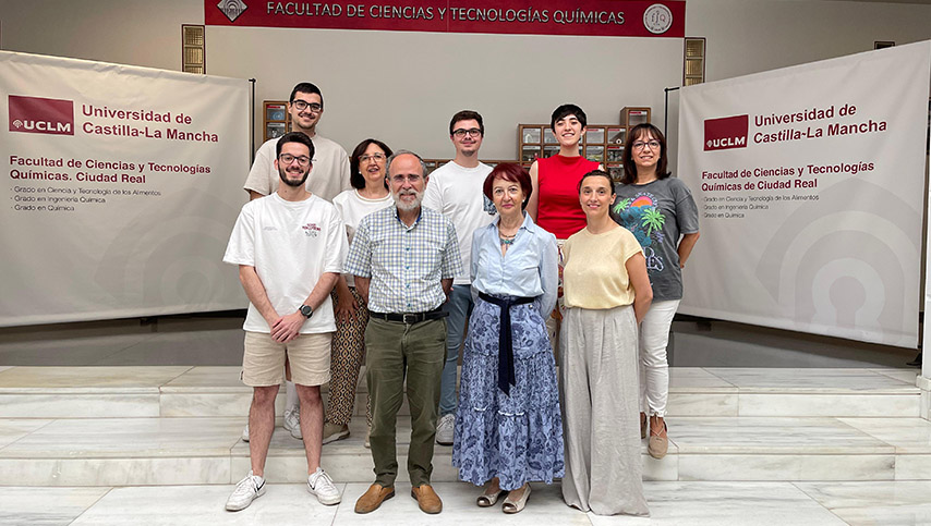 Grupo de investigación de Química de la Coordinación Aplicada (QuiCap), coliderado por la profesora Gema Durá Gracia