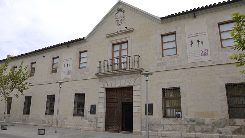 La UCLM firma un protocolo con la Junta de Comunidades para impulsar la profesionalización de la contratación pública.