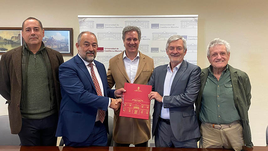 Firma del acuerdo con la RFEN