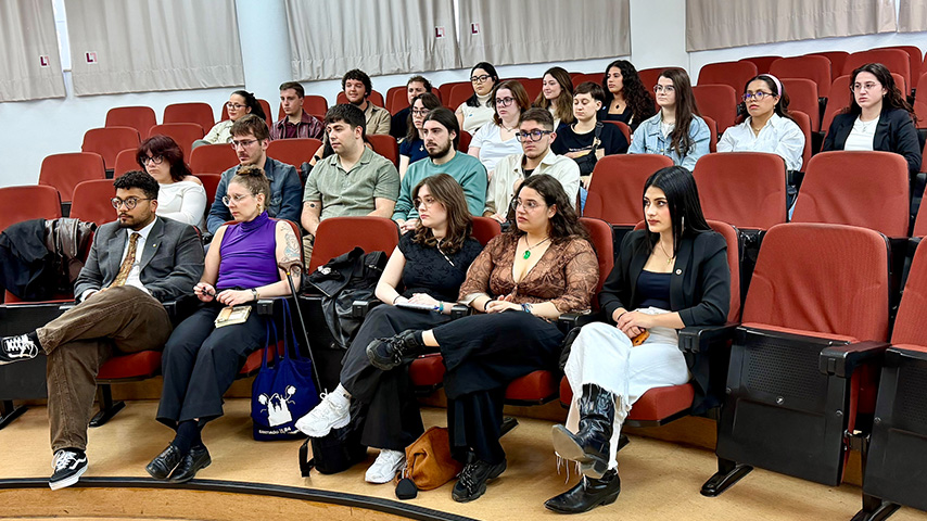 Asistentes a la asamblea de la ARELL