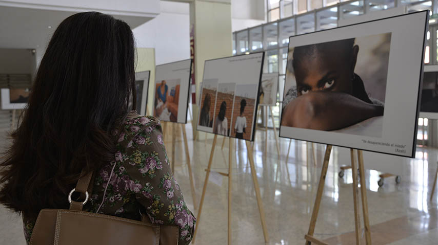 Exposición fotográfica ‘Punto y seguimos. La vida puede más’ en el Campus de Ciudad Real.