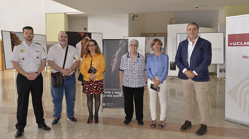 Exposición ‘Punto y seguimos. La vida puede más’ en el Campus de Ciudad Real.