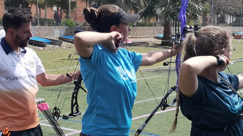 Lucía Alejo Molero se ha proclamado campeona de España universitaria de tiro con arco en la modalidad de compuesto