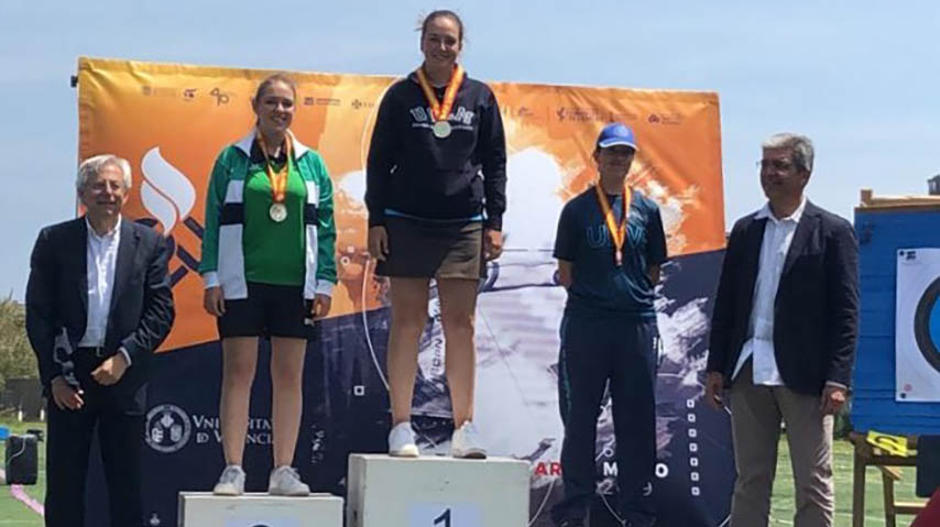 Lucía Alejo Molero se ha proclamado campeona de España universitaria de tiro con arco en la modalidad de compuesto