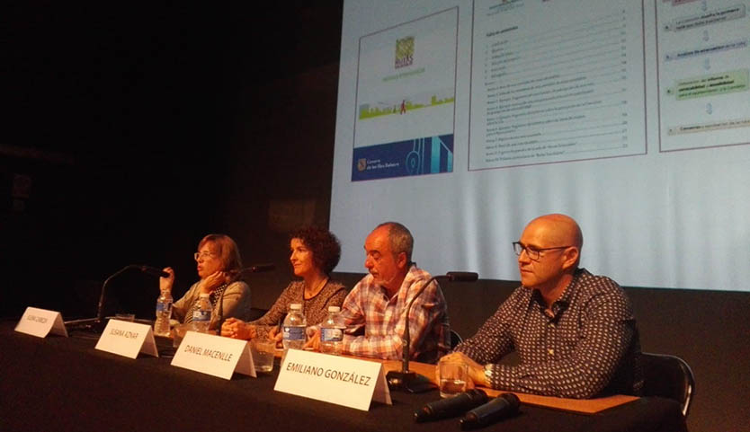 Susana Aznar, segunda a la izquierda, durante la presentación del proyecto.