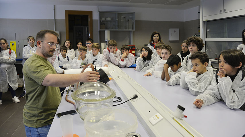 Jornada de puertas abiertas del IRICA a estudiantes de Educación Primaria.