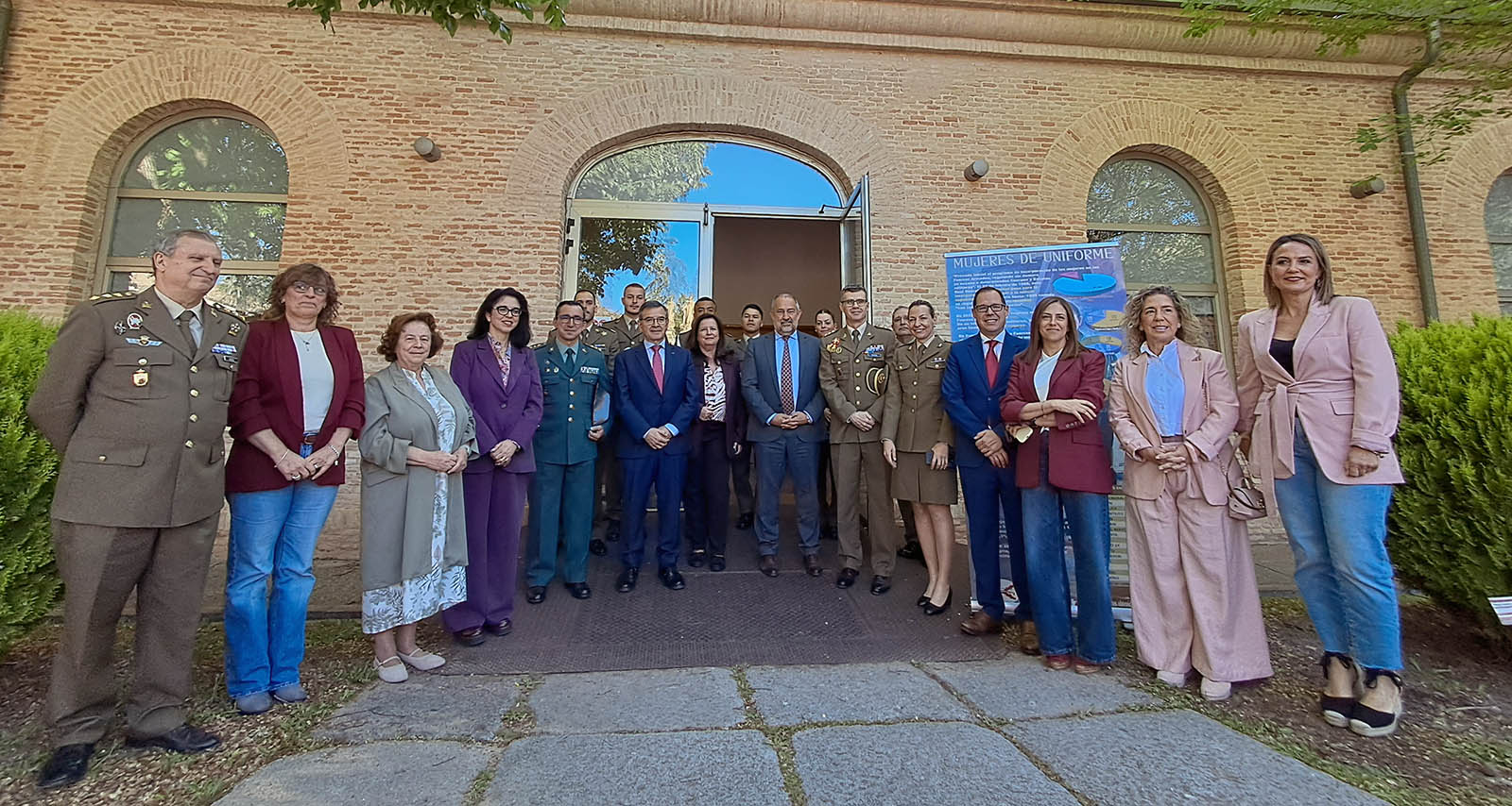 La UCLM acoge en Toledo una muestra que conmemora el acceso de las mujeres a las Fuerzas Armadas y la Guardia Civil