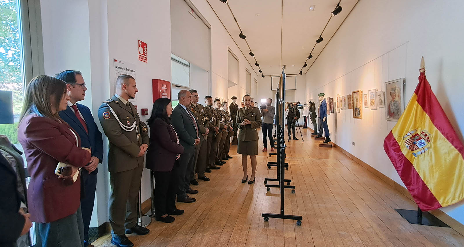 La UCLM acoge en Toledo una muestra que conmemora el acceso de las mujeres a las Fuerzas Armadas y la Guardia Civil