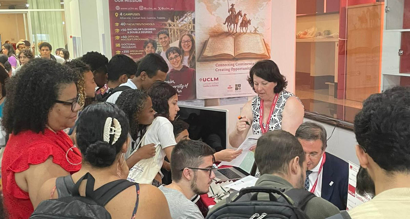 La UCLM presenta en Brasil su oferta académica, de innovación y de servicios