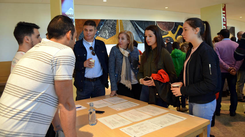 Profesores hablan con padres de preuniversitarios en las jornadas en Ciudad Real