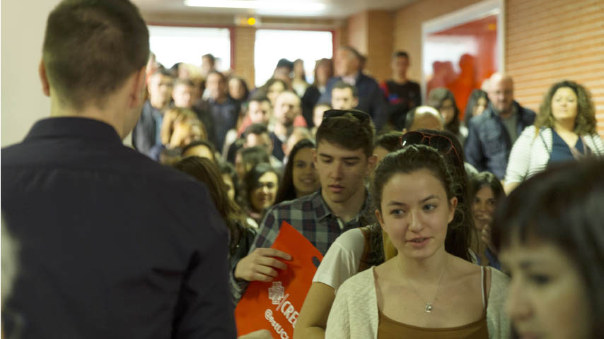 Gran afluencia de público en el campus conquense