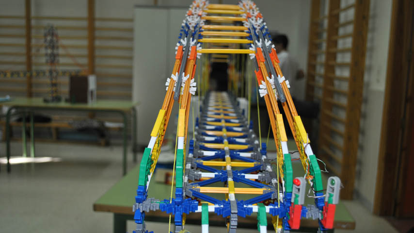 Diseño de Puentes con K'Nex.