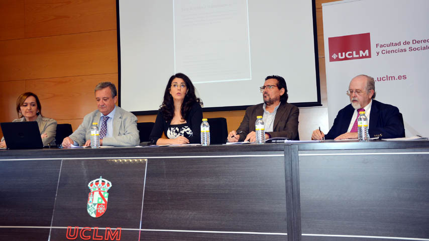 Presentación de las jornadas contra la pobreza.