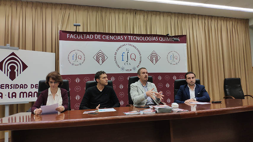 Mesa redonda de seguridad alimentaria en la Facultad de Ciencias y Tecnologías Químicas.