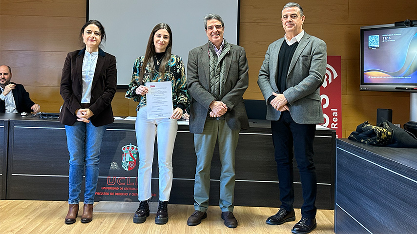 Premio para los mejores trabajos de fin de grado de la Facultad de Derecho y Ciencias Sociales de Ciudad Real.