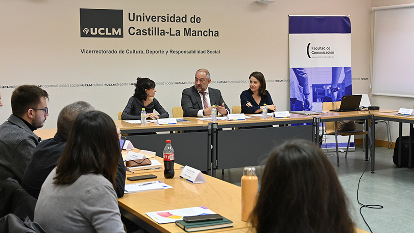 Décimo Aniversario de ComPublic (1). Presentación del libro de Carlos A. Scolari (2).