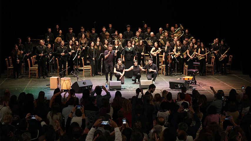 Concierto de Rozalén con Javi Collado y la Banda Sinfónica del campus de Cuenca de la UCLM.