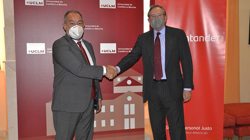 Firma del convenio de colaboración UCLM-Santander Universidades.
