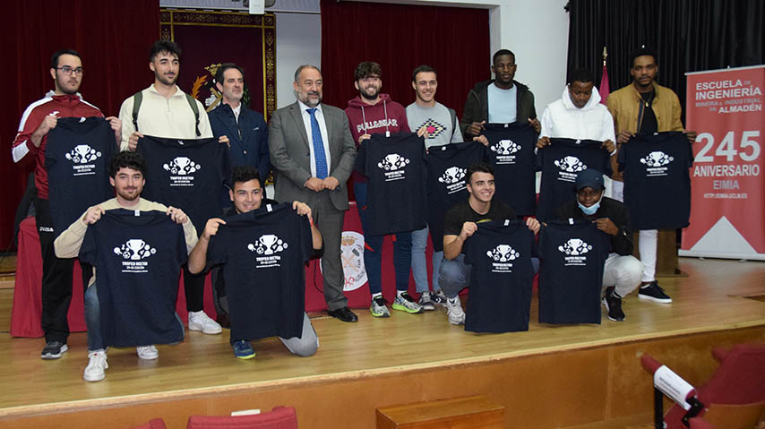 Entrega de los premios del Trofeo Rector 2021/2022 en Almadén.