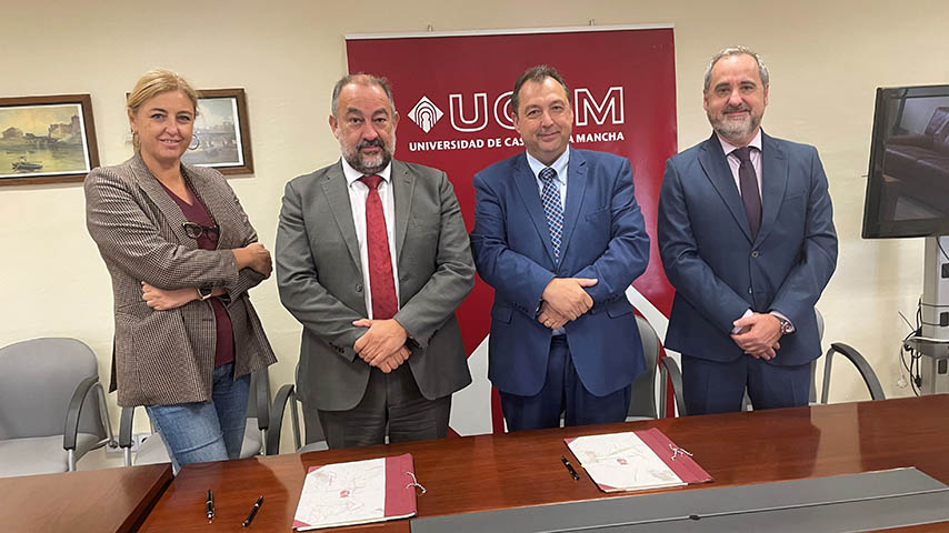 Vicerrectora, rector y responsables de Adelsys.