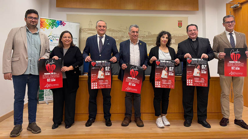 La profesora de la UCLM Carmen Cipriano, reconocida por su compromiso con la inclusión y la discapacidad