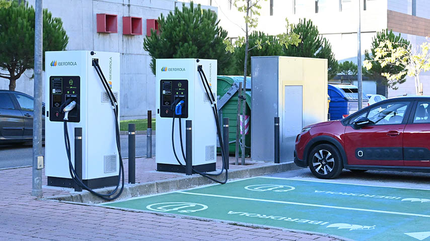 Puntos de recarga de vehículos eléctricos en el Campus de Cuenca.