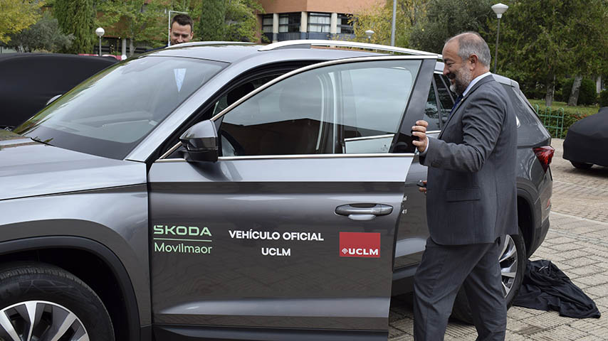 Vehículos institucionales, renovación colaboración