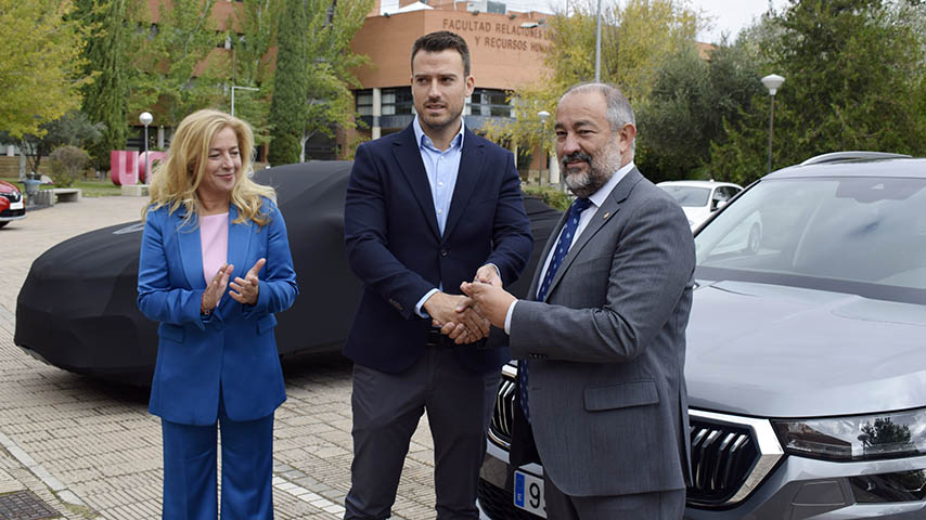 Vehículos institucionales, renovación colaboración