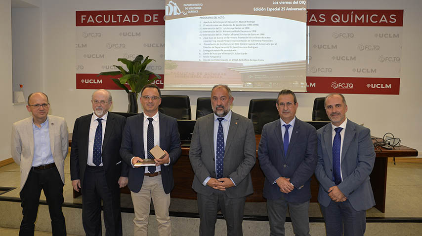 Acto conmemorativo del 25 aniversario de la primera promoción de titulados de Ingeniería Química en la UCLM.
