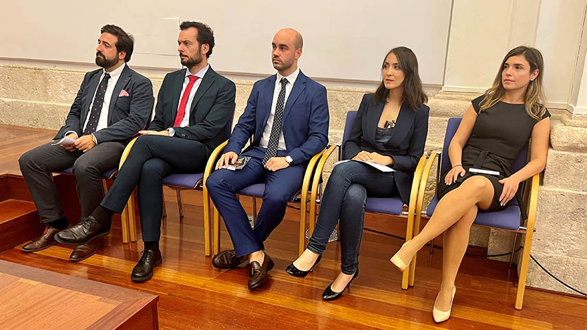 Cinco de los diez investigadores que recibieron sus medallas