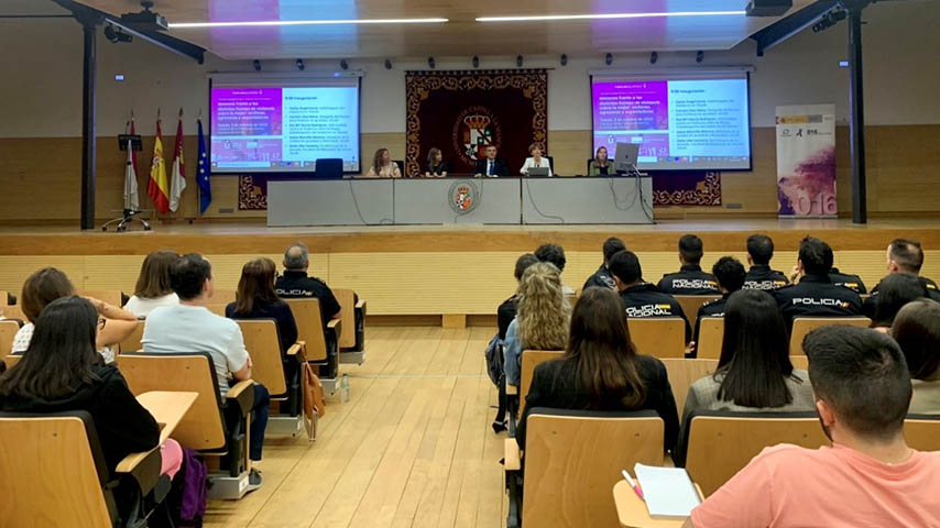 Panorámica de la nave de envases de cartón, en la que se celebra la jornada de igualdad