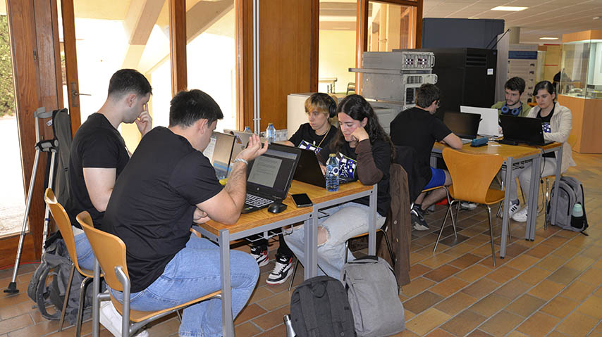Comienzan las actividades de Santa Tecla 2024 en la Escuela Superior de Informática.