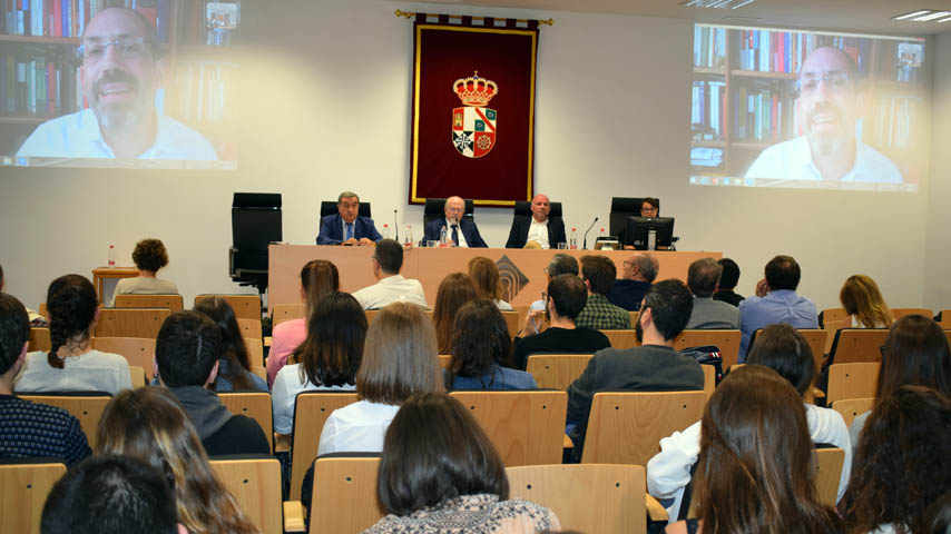 Mesa redonda homenaje a Nebot