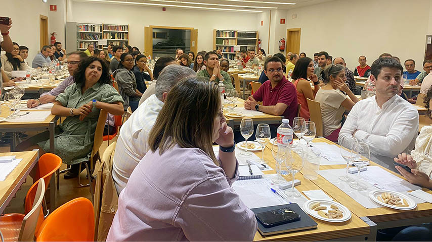 Cata didáctica de vinos en la Facultad de Ciencias y Tecnologías Químicas.