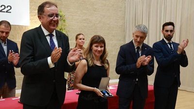 Entrega de la Medalla de Plata al Mérito Social Penitenciario a la profesora Cristina Rodríguez Yagüe.