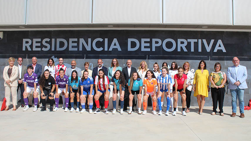 Firma de convenio entre la UCLM y la FFCM para las competiciones regionales femeninas.