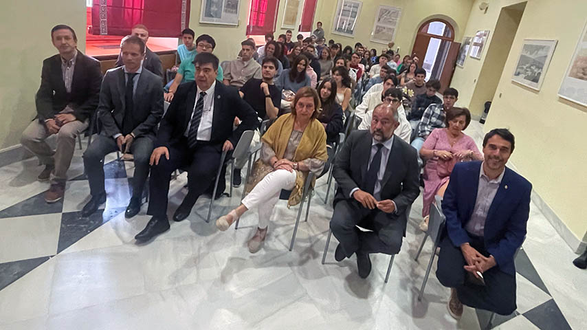 Acto de bienvenida al estudiantado del Grado en Física