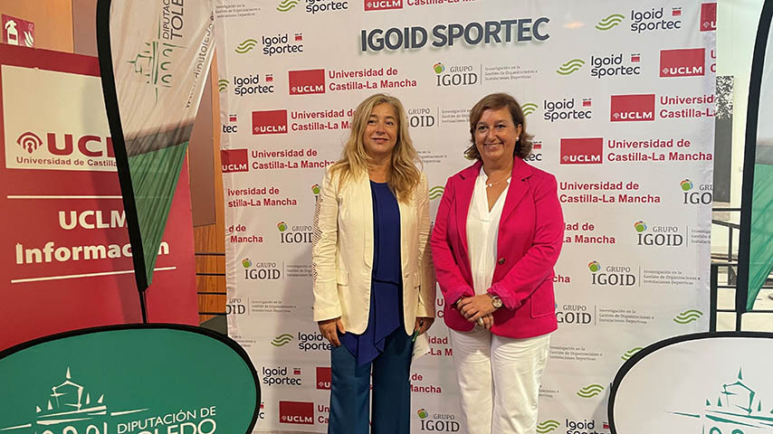 Leonor Gallardo y Concepción Cedillo en la inauguración de la jornada.