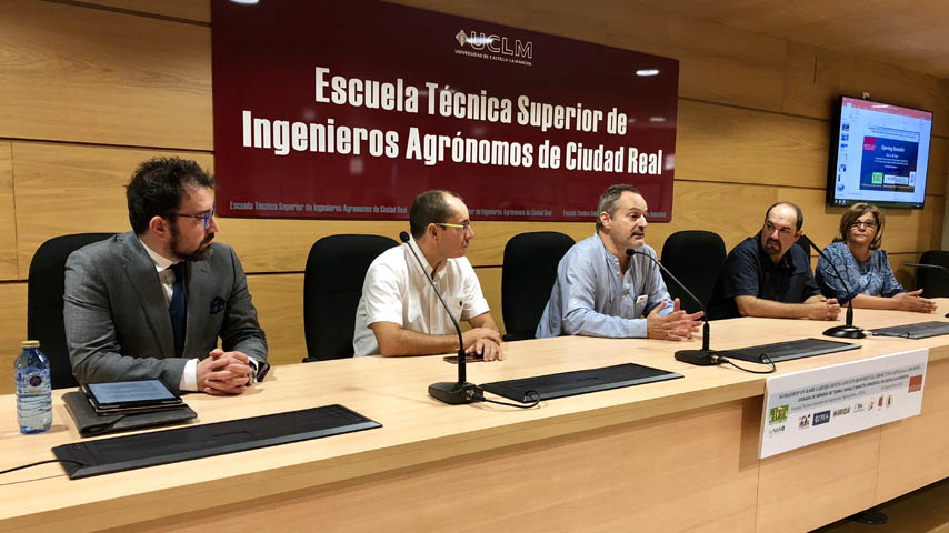 La jornada se celebra en la Escuela Técnica Superior de Ingenieros Agrónomos, en Ciudad Real