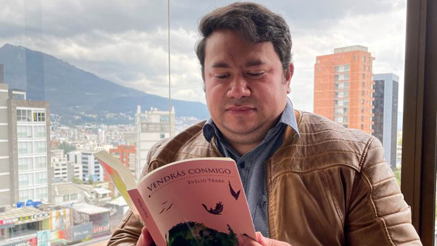 Evelio Traba gana el XL Premio Internacional de Poesía Juan Alcaide con 'Un traspatio de malos vecinos'.