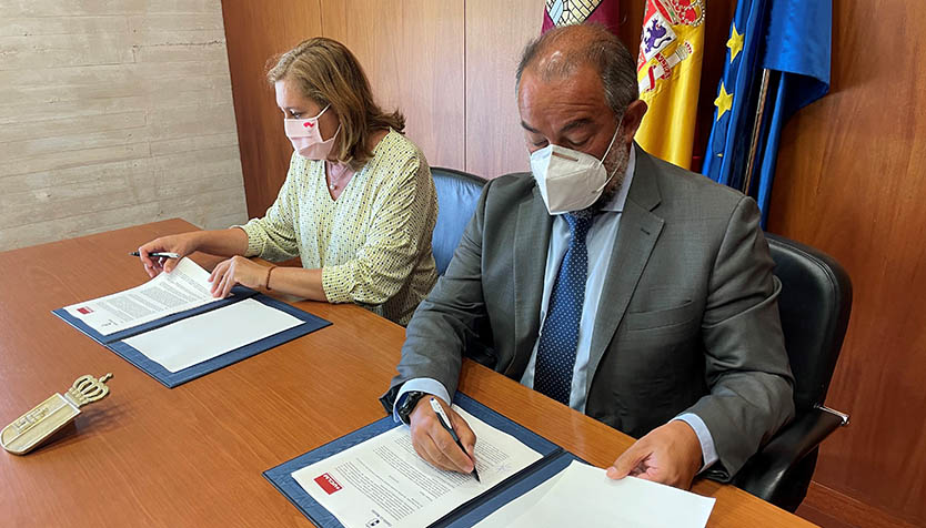 Rector de la UCLM y consejera de Educación de CLM.