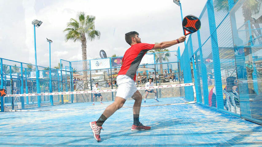 Luis Hernández, estudiante de Derecho de la UCLM y jugador de pádel.