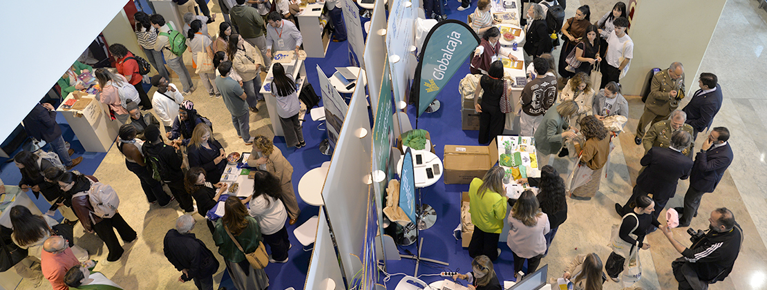 Vista aérea de asistentes al foro de empleo UCLM